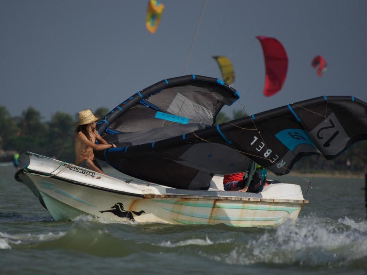 De Silva Wind Resort Kalpitiya - Kitesurfing School Sri Lanka Ngoại thất bức ảnh